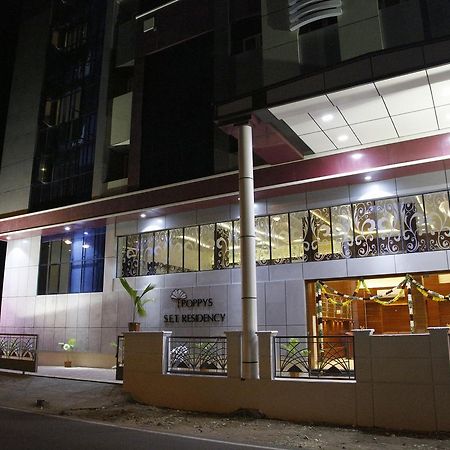 Hotel Poppys S.E.T Residency à Kumbakonam Extérieur photo