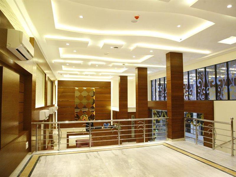 Hotel Poppys S.E.T Residency à Kumbakonam Extérieur photo