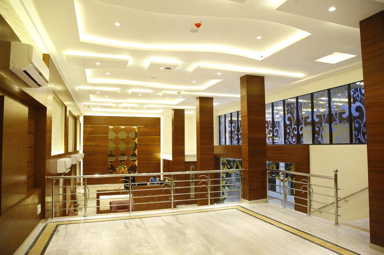 Hotel Poppys S.E.T Residency à Kumbakonam Extérieur photo