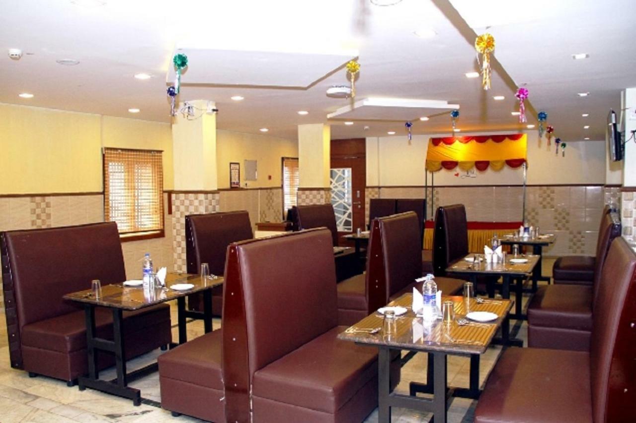 Hotel Poppys S.E.T Residency à Kumbakonam Extérieur photo